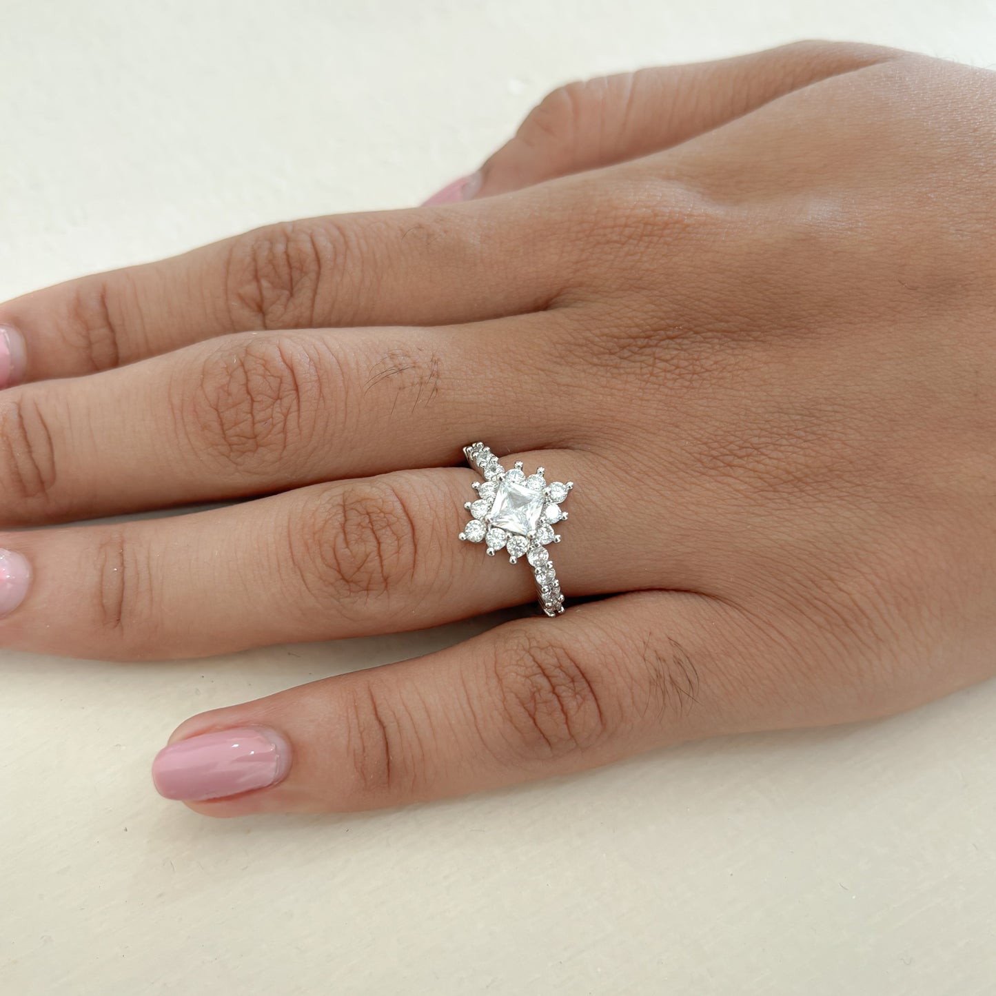 Anillo Cristal Diamante Microcircones