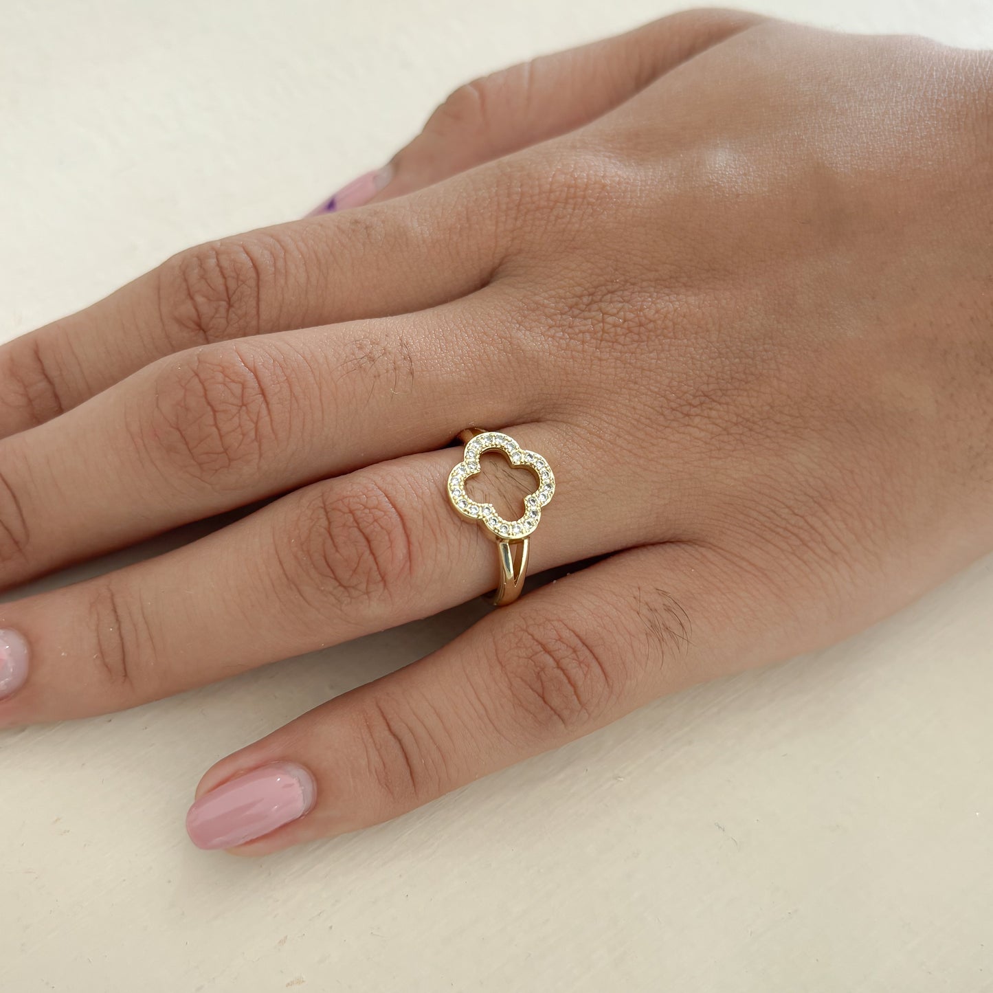 Anillo Trebol Silueta Microcircon