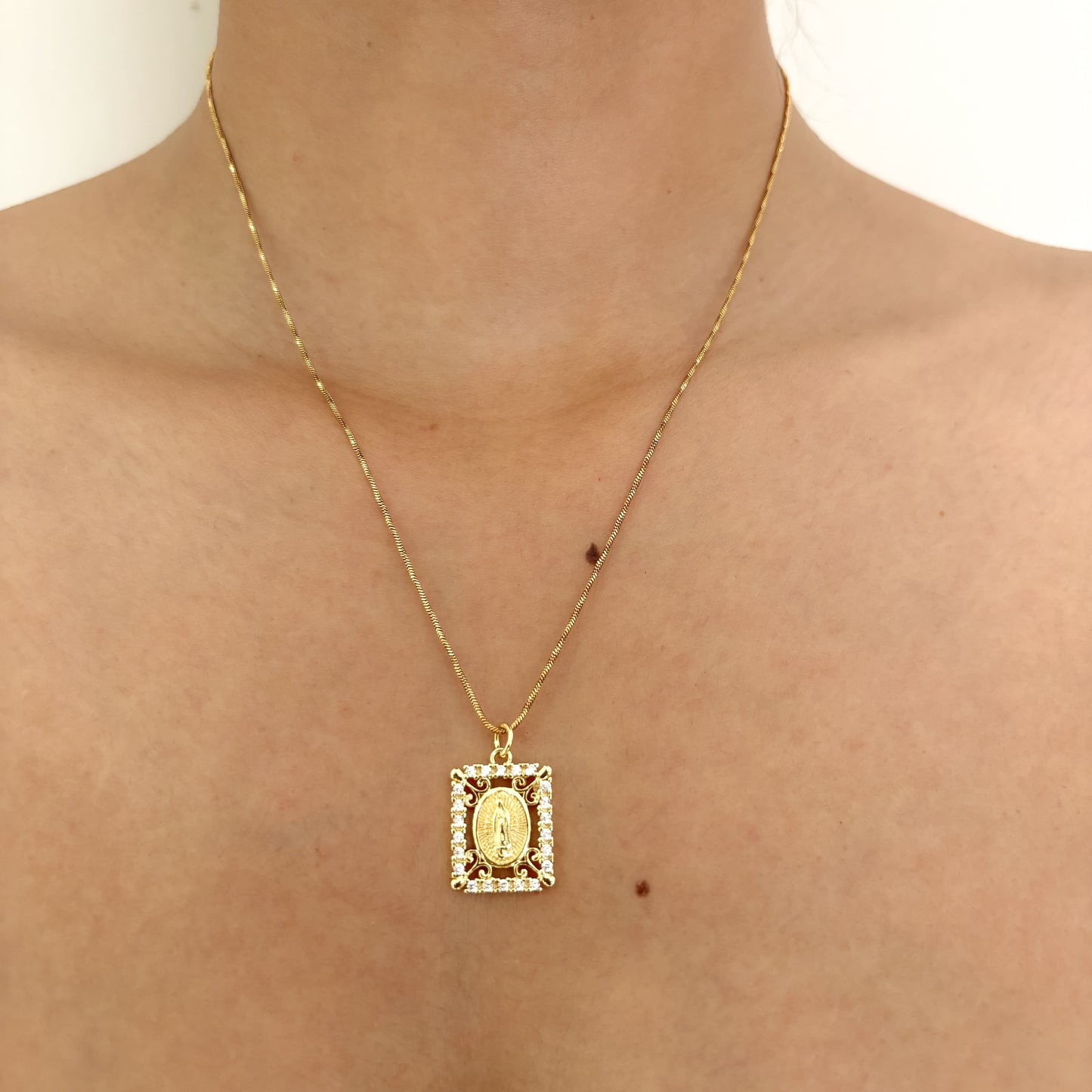 Cadena Virgen de Guadalupe Marco