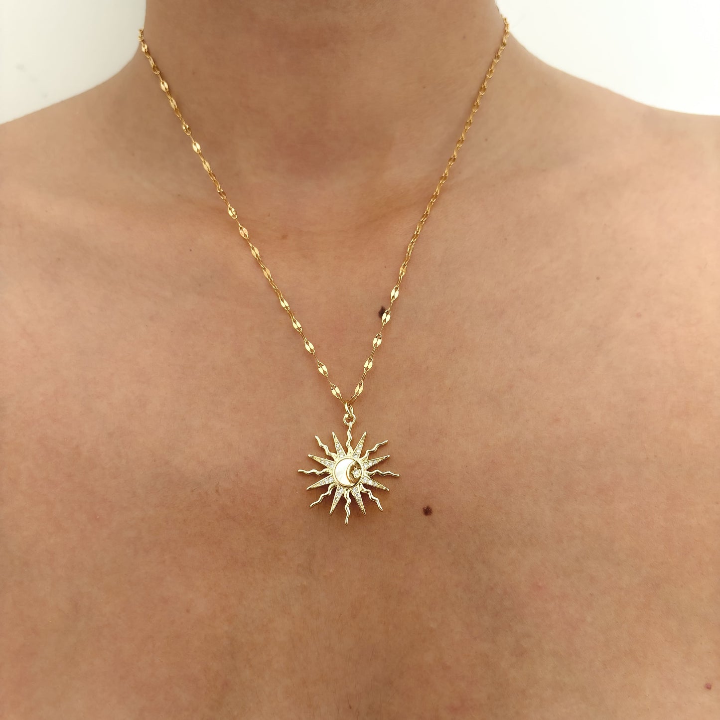 Cadena Sol y Luna de Nacar