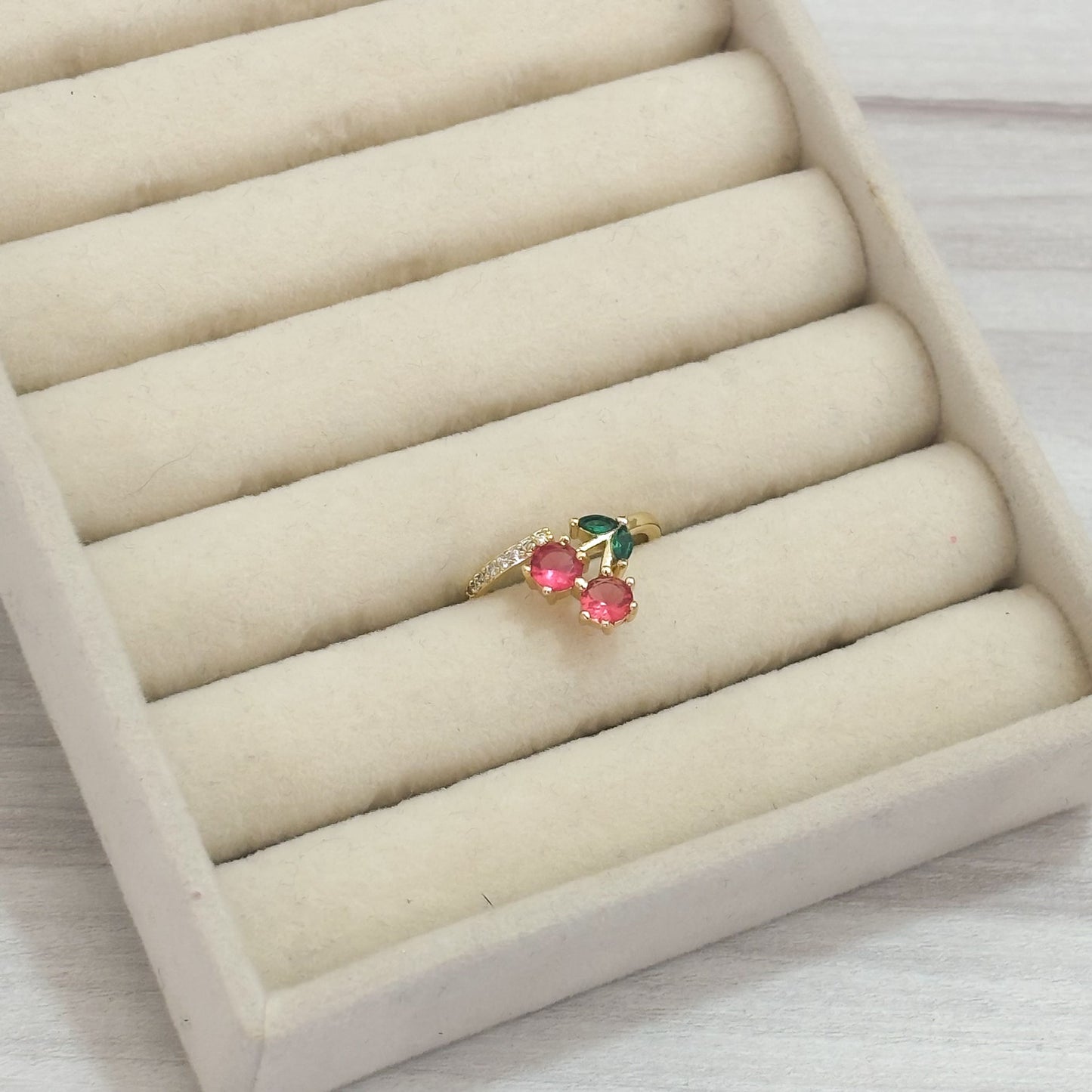 Anillo Cereza Hoja Verde