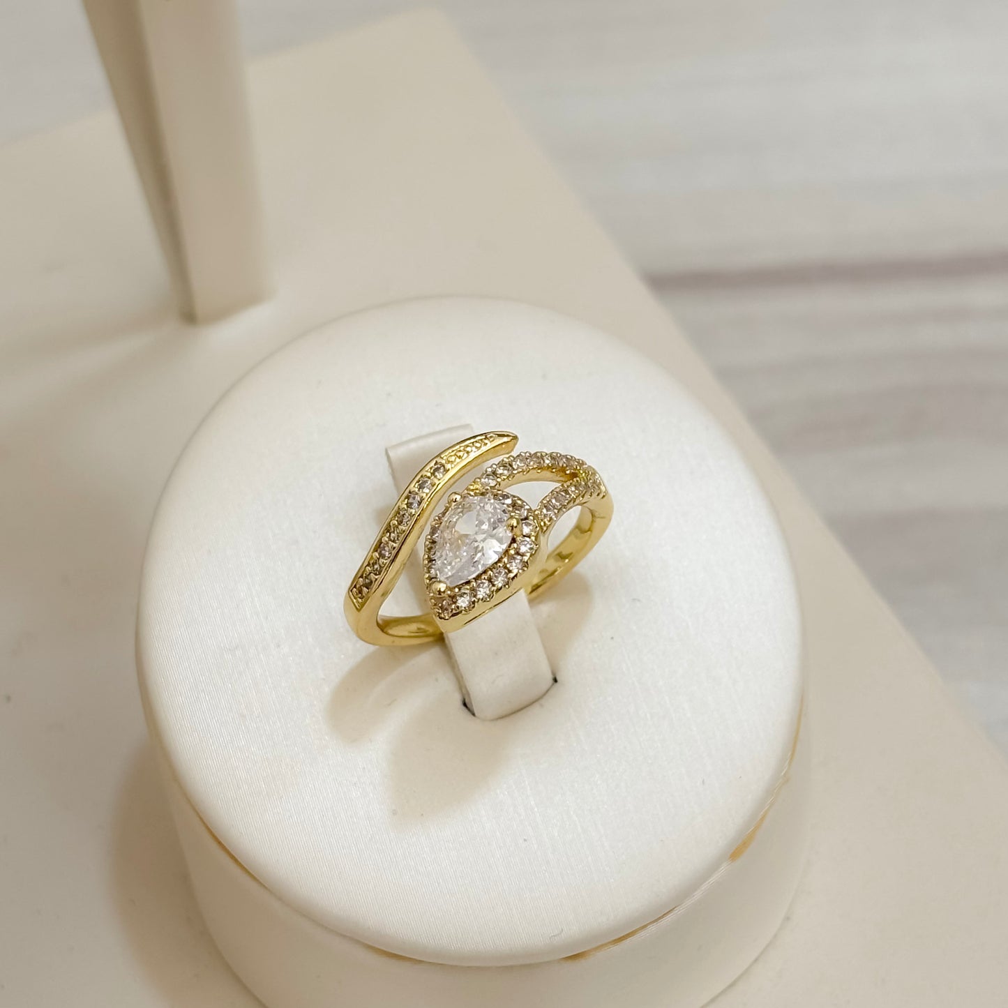 Anillo Dos Puntas Una Gota