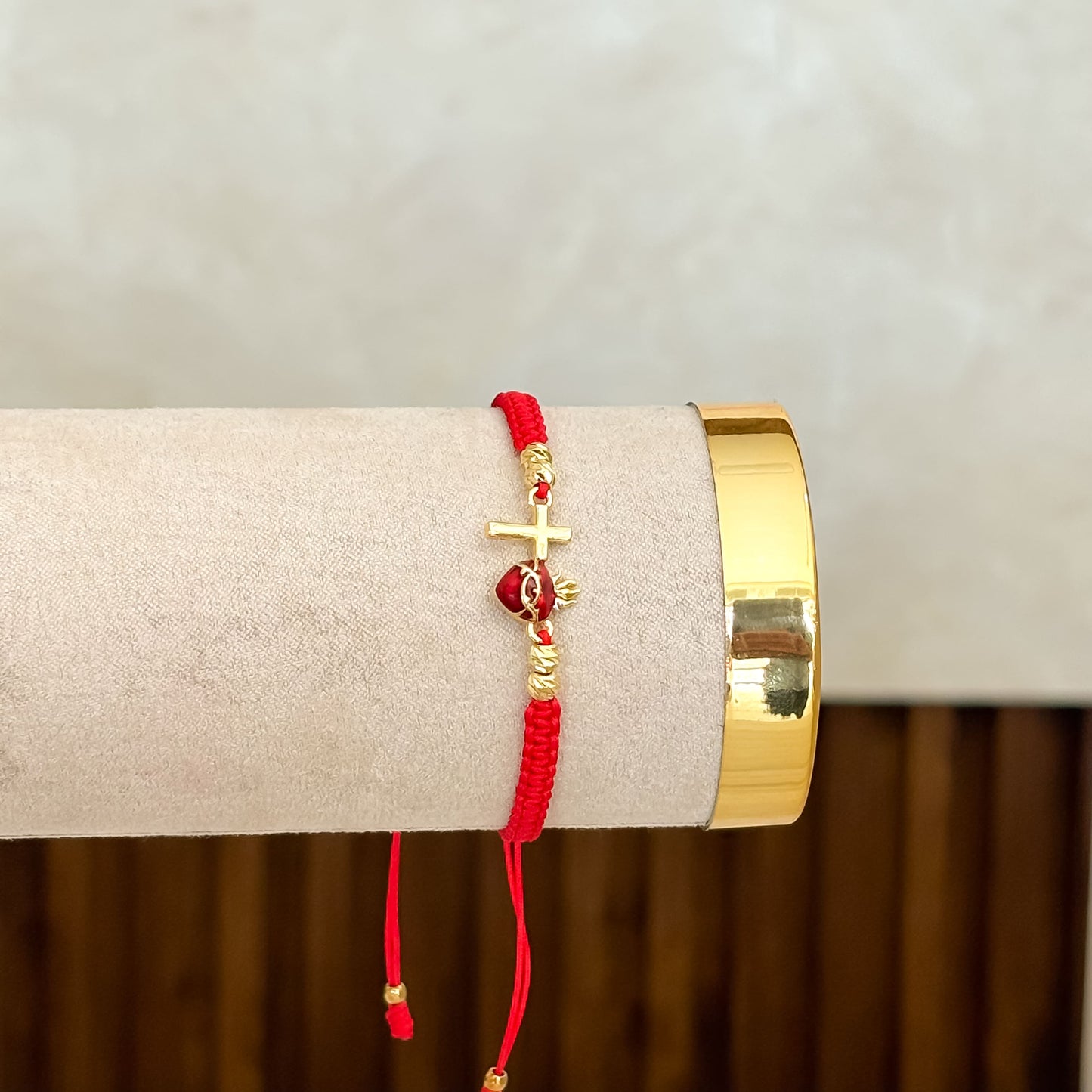 Pulsera Sagrado Corazon Con Cruz Dorada
