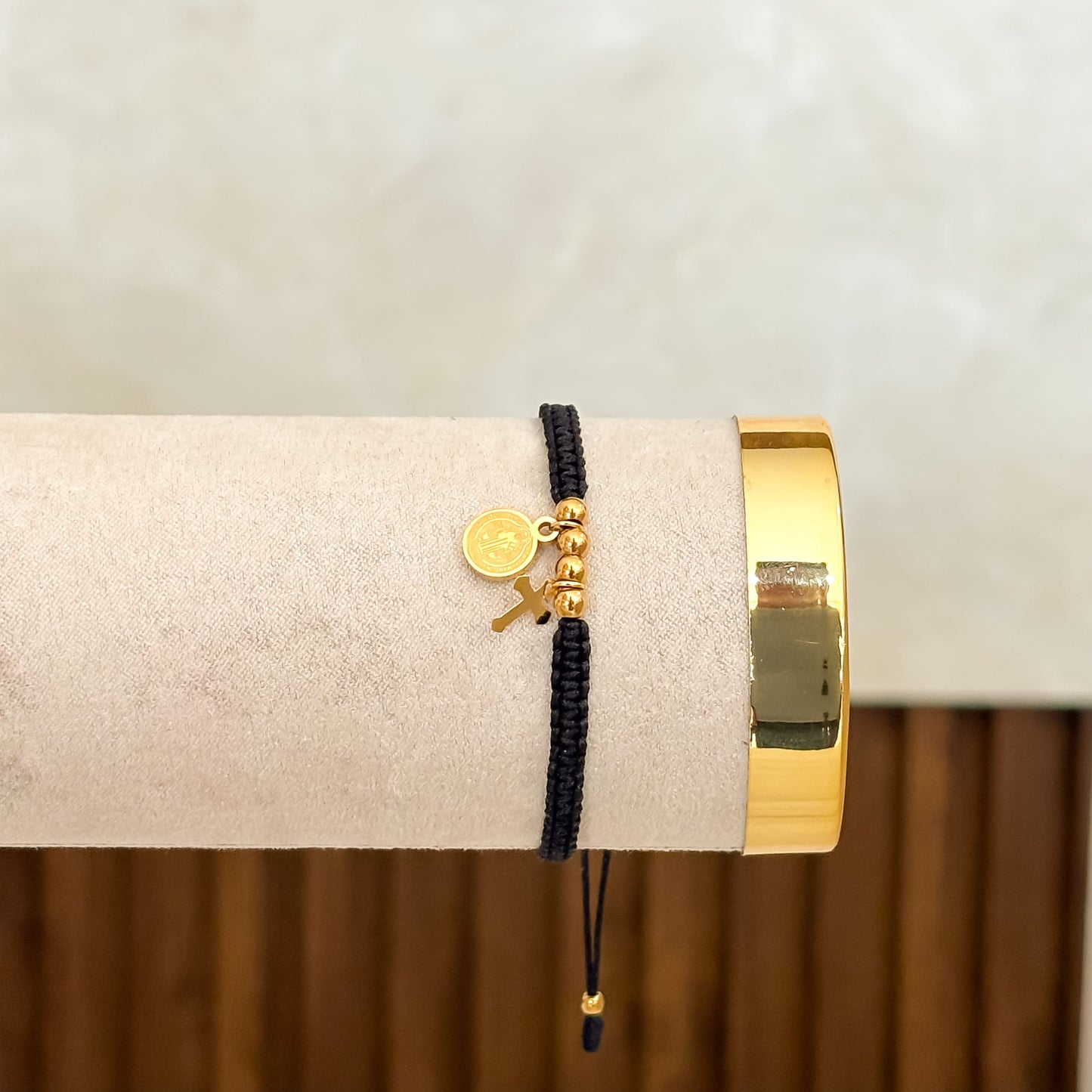 Pulsera San Benito Cruz Colgante