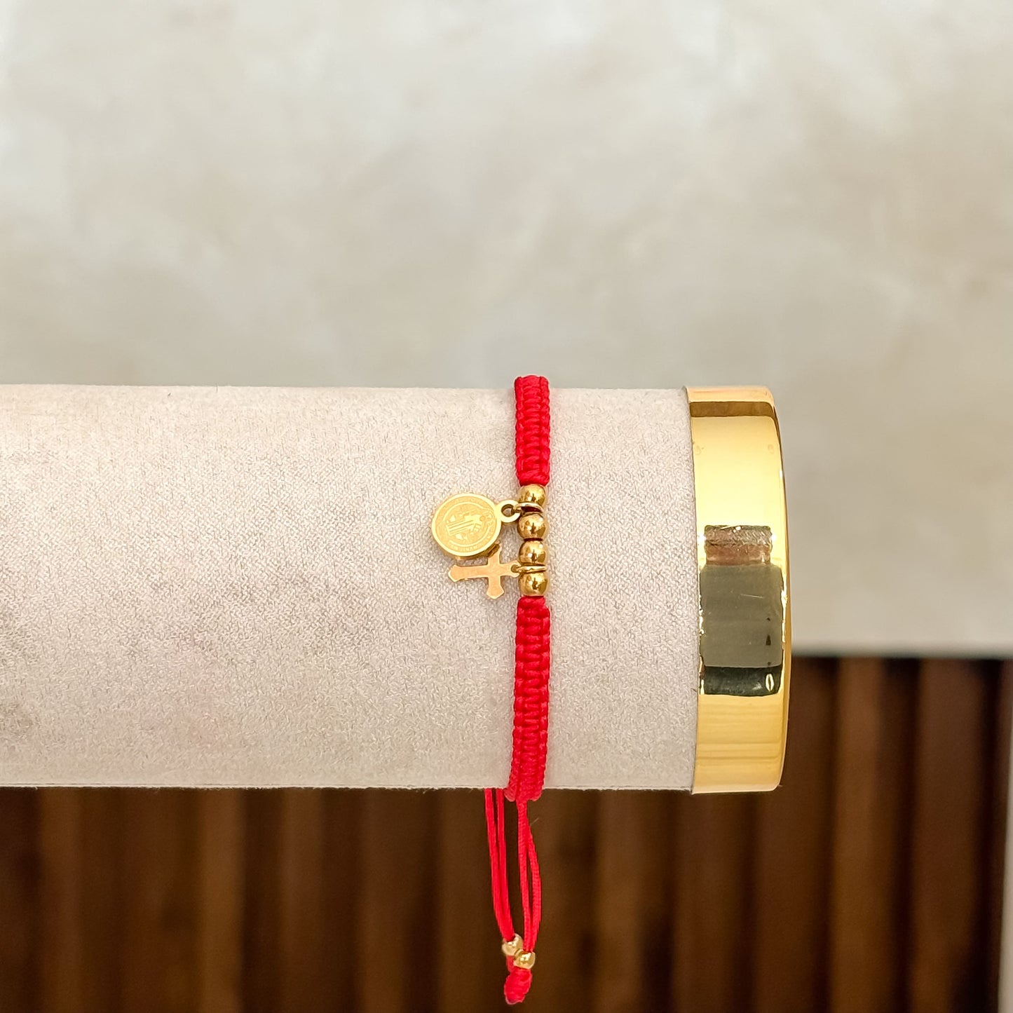 Pulsera San Benito Cruz Colgante