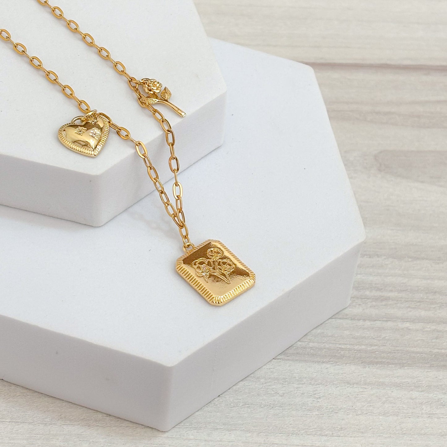 Cadena Multi Dije Placa Rosas