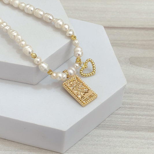 Collar Perla De Rio Placa Sol y Corazon